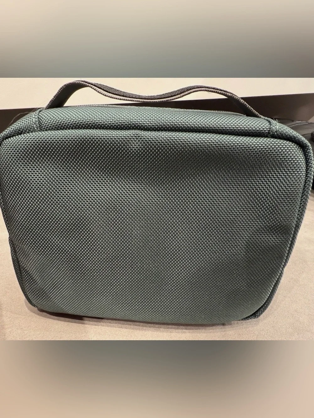 NEW TUMI Zippered CUBE TRAVEL POUCH - Cosmetic Bag - DARK OPAL GREEN